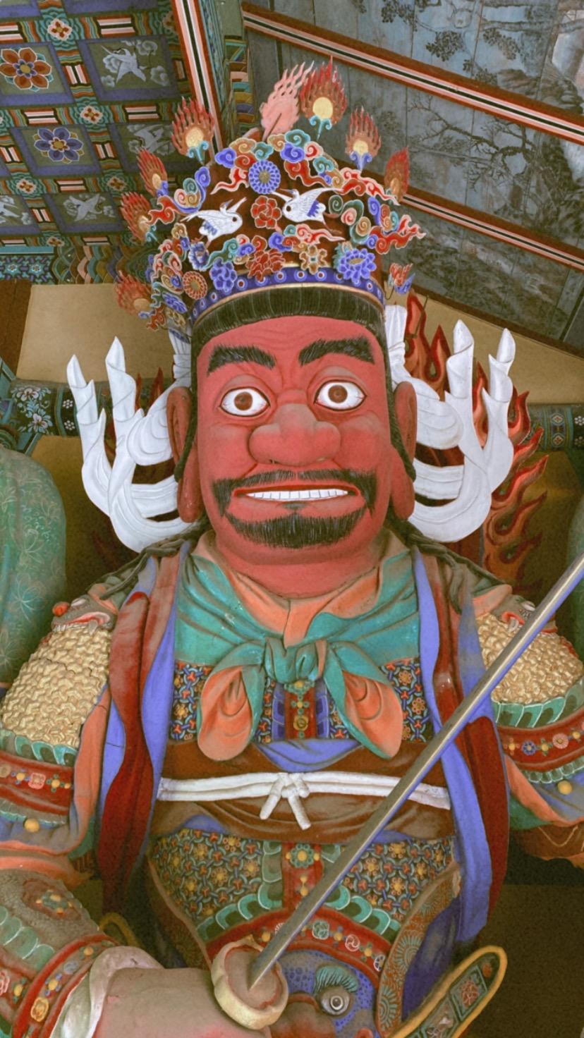 Statues photograph