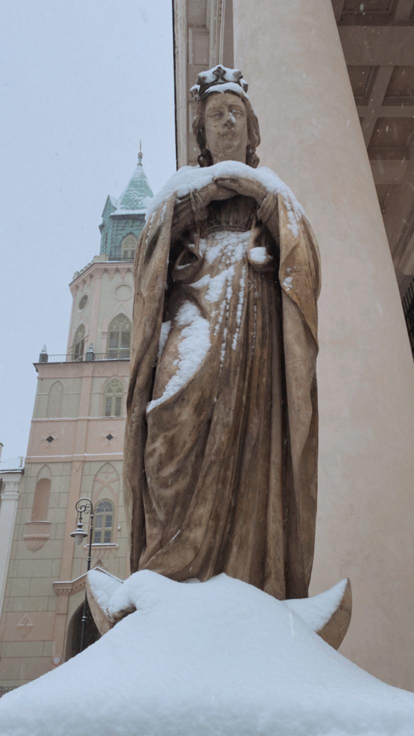 Statues photograph