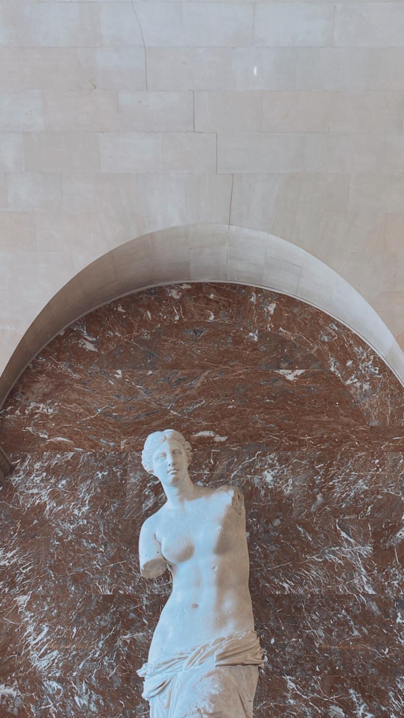 Statues photograph