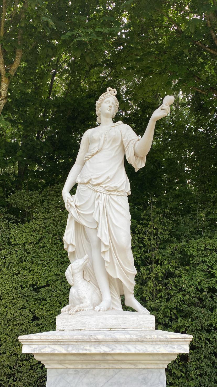 Statues photograph