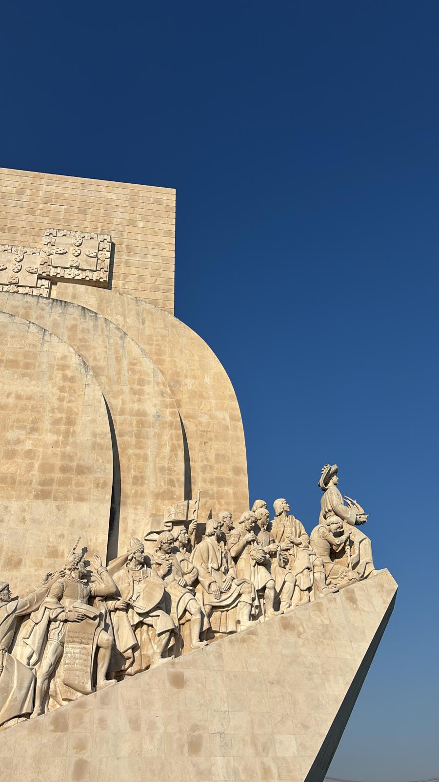 Statues photograph