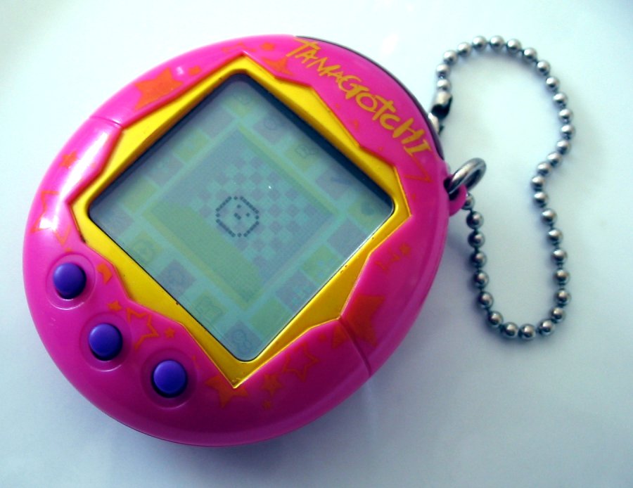 A Tamagotchi Connection V1 (2004).